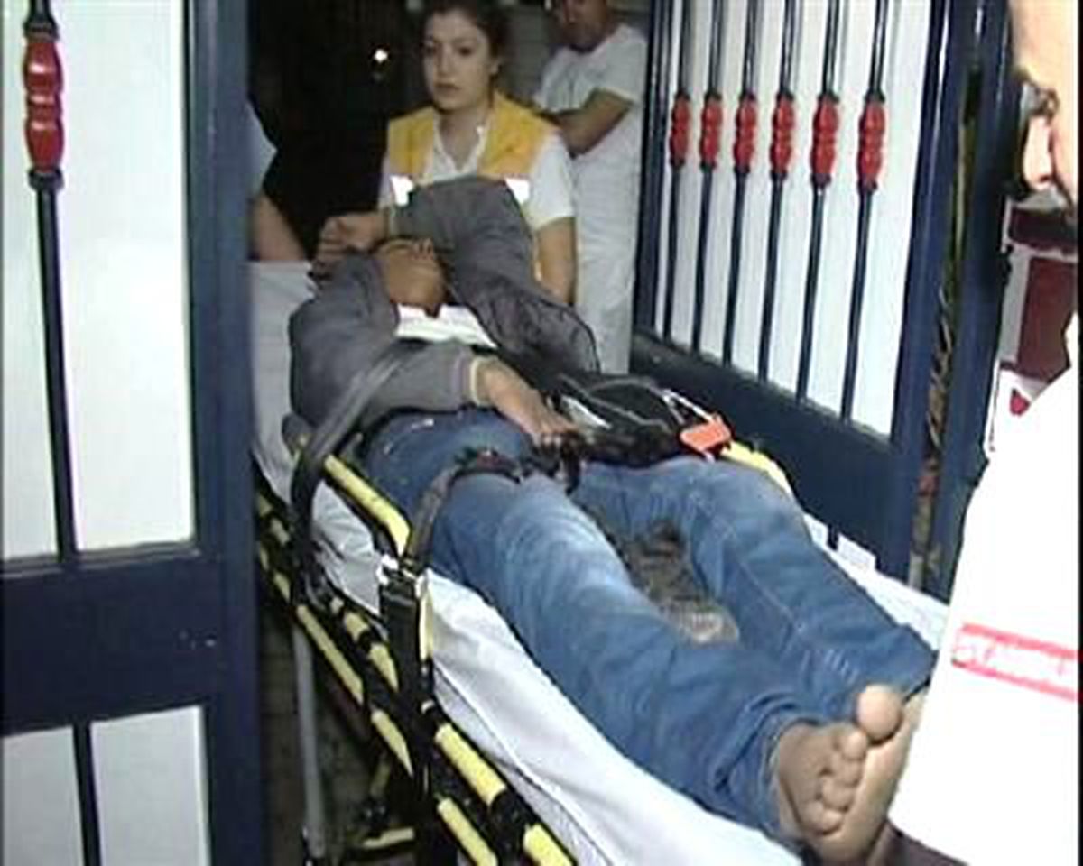 (Özel) Damdan Dama Atlayan Hırsızlık Şüphelisi Düşerek Bacağını Kırdı