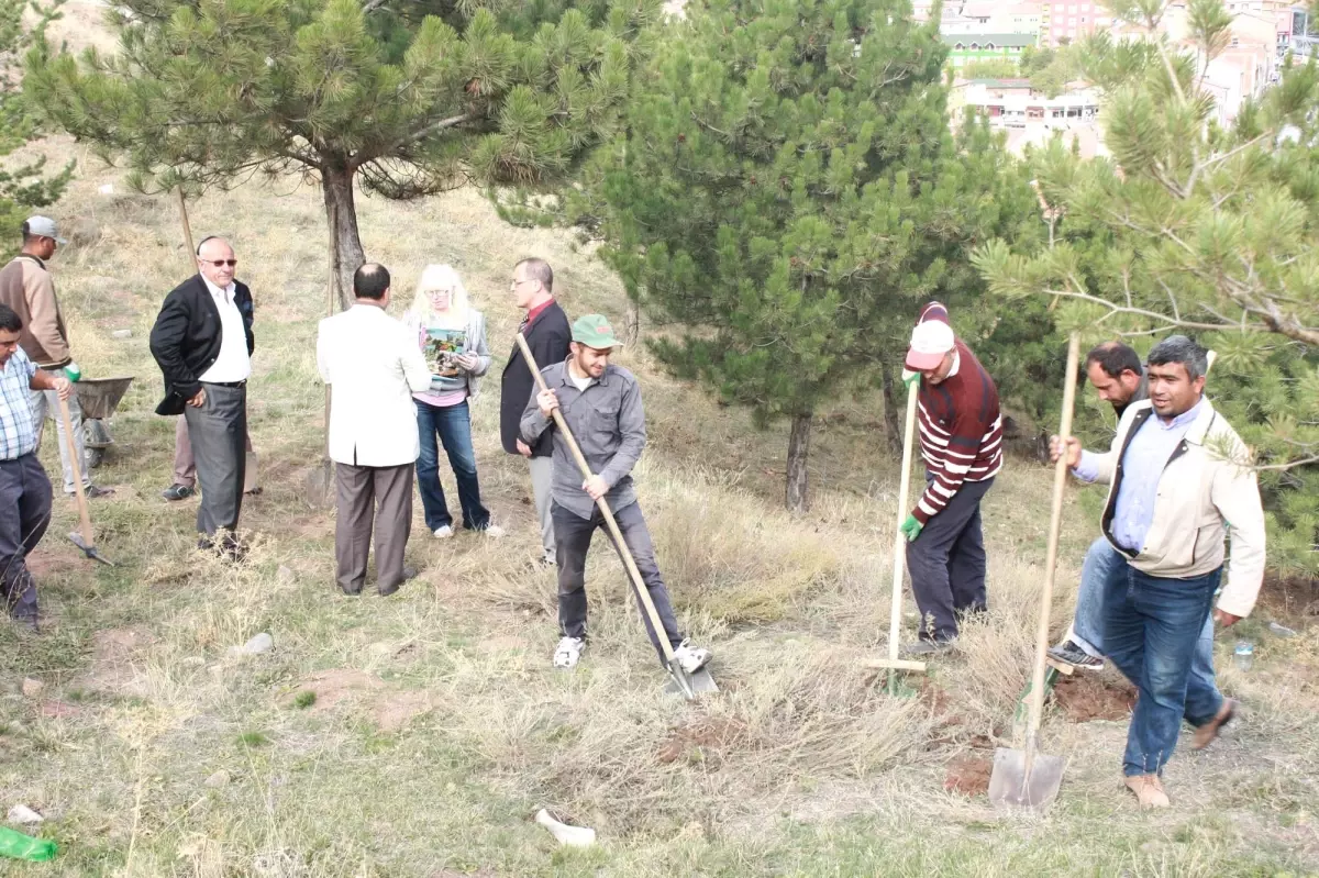 Sarıkaya Antik Tiyatro Olduğu Tahmin Edilen Alanda Kazı Çalışmaları Başladı