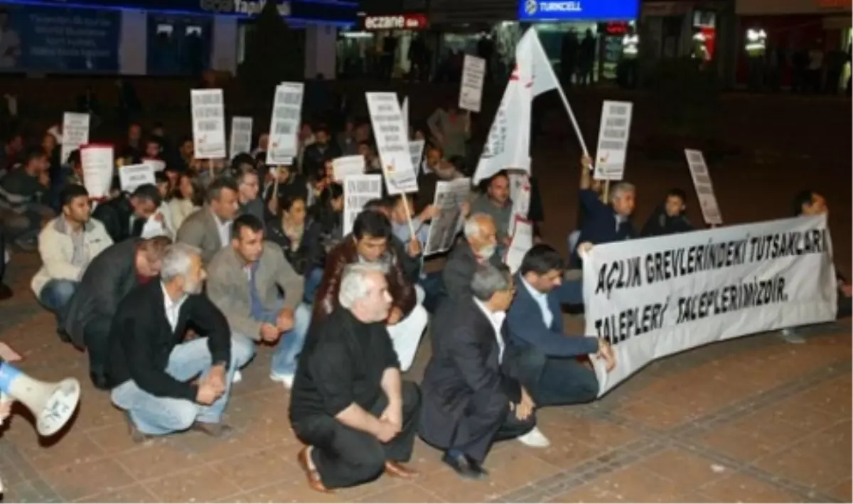 Taksim\'de Açlık Grevlerinde 50\'inci Gün Protestosu