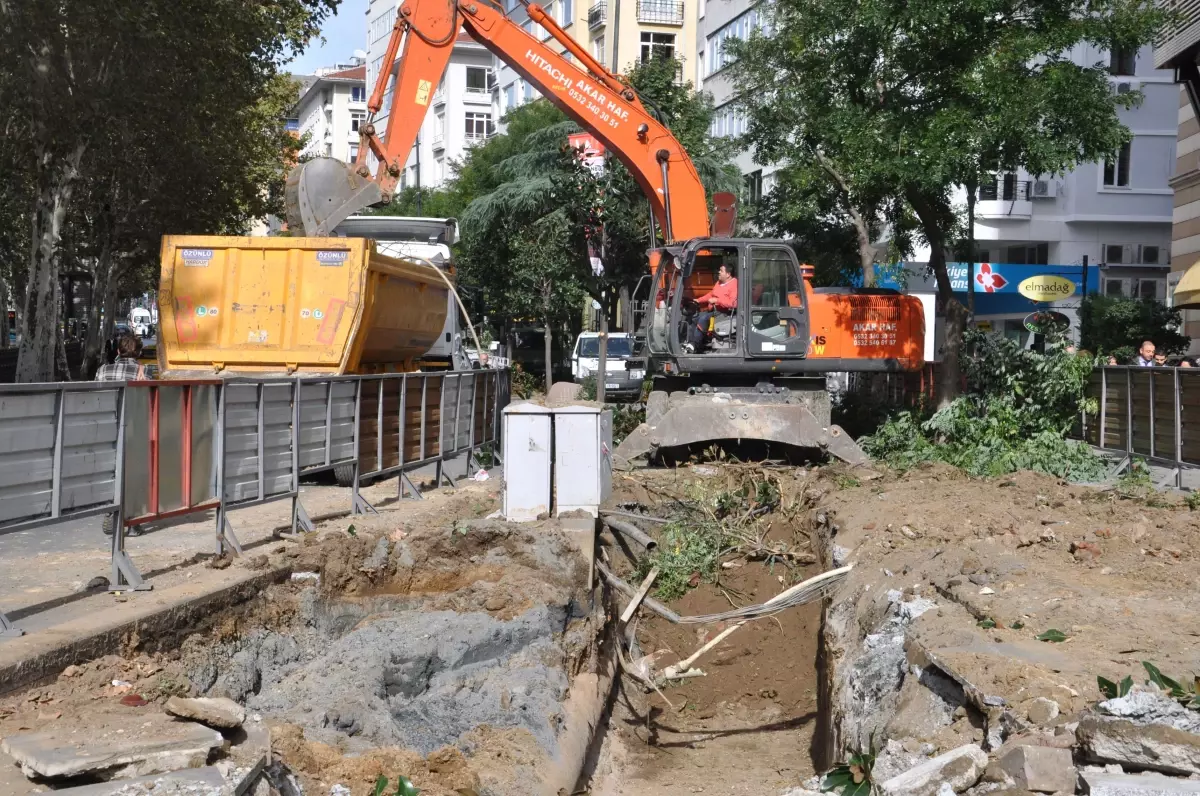 Taksim Meydanı Yayalaştırma Çalışmalarına Başlandı