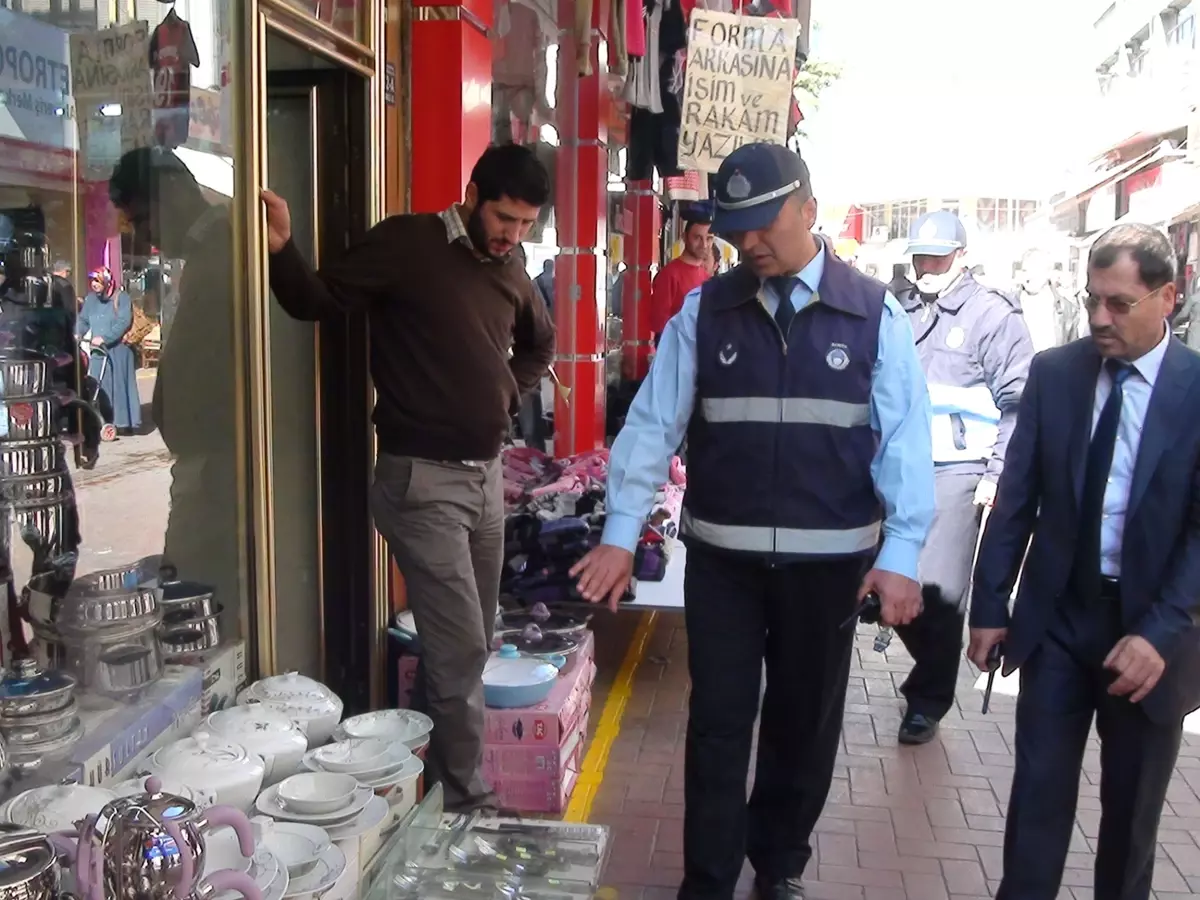 Çorum Belediyesi\'nden Kaldırım İşgaline Sıkı Denetim