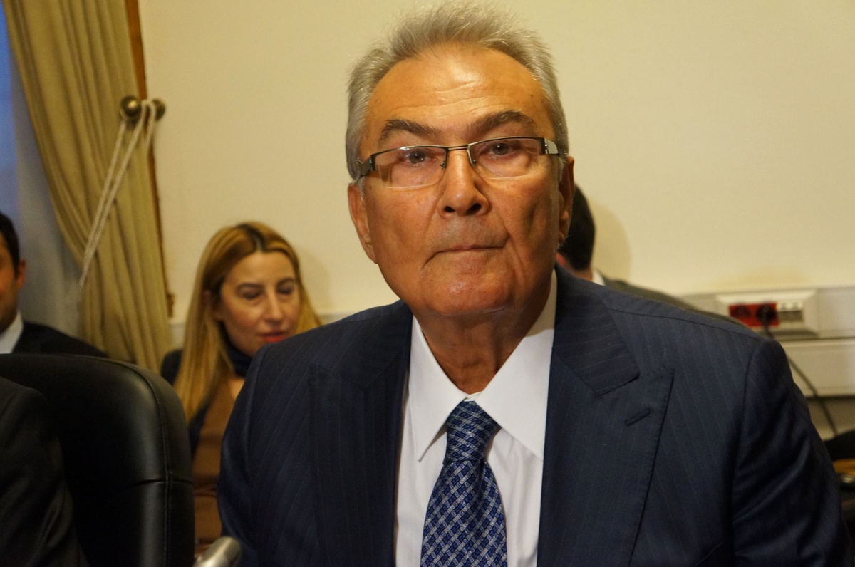 Deniz Baykal\'ın Darbe Komisyonu\'nu Terk Etmesi
