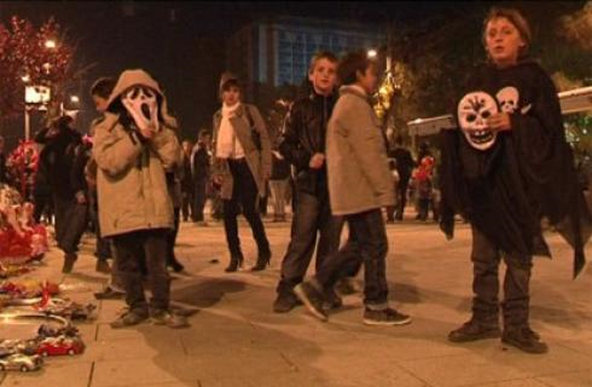 Kosova\'da Cadılar Bayramında 16 Kişi Yaralandı