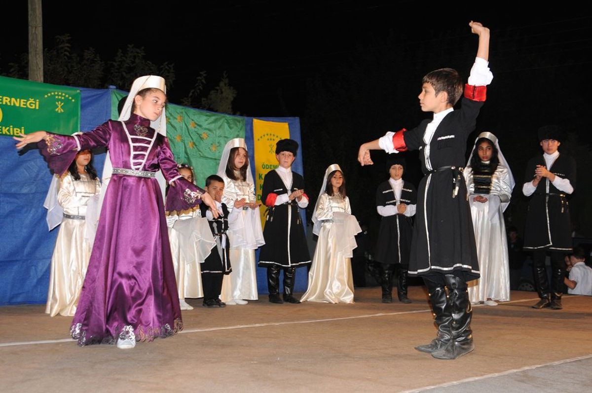 Ödemiş\'li Çerkezler Gecede Buluştu