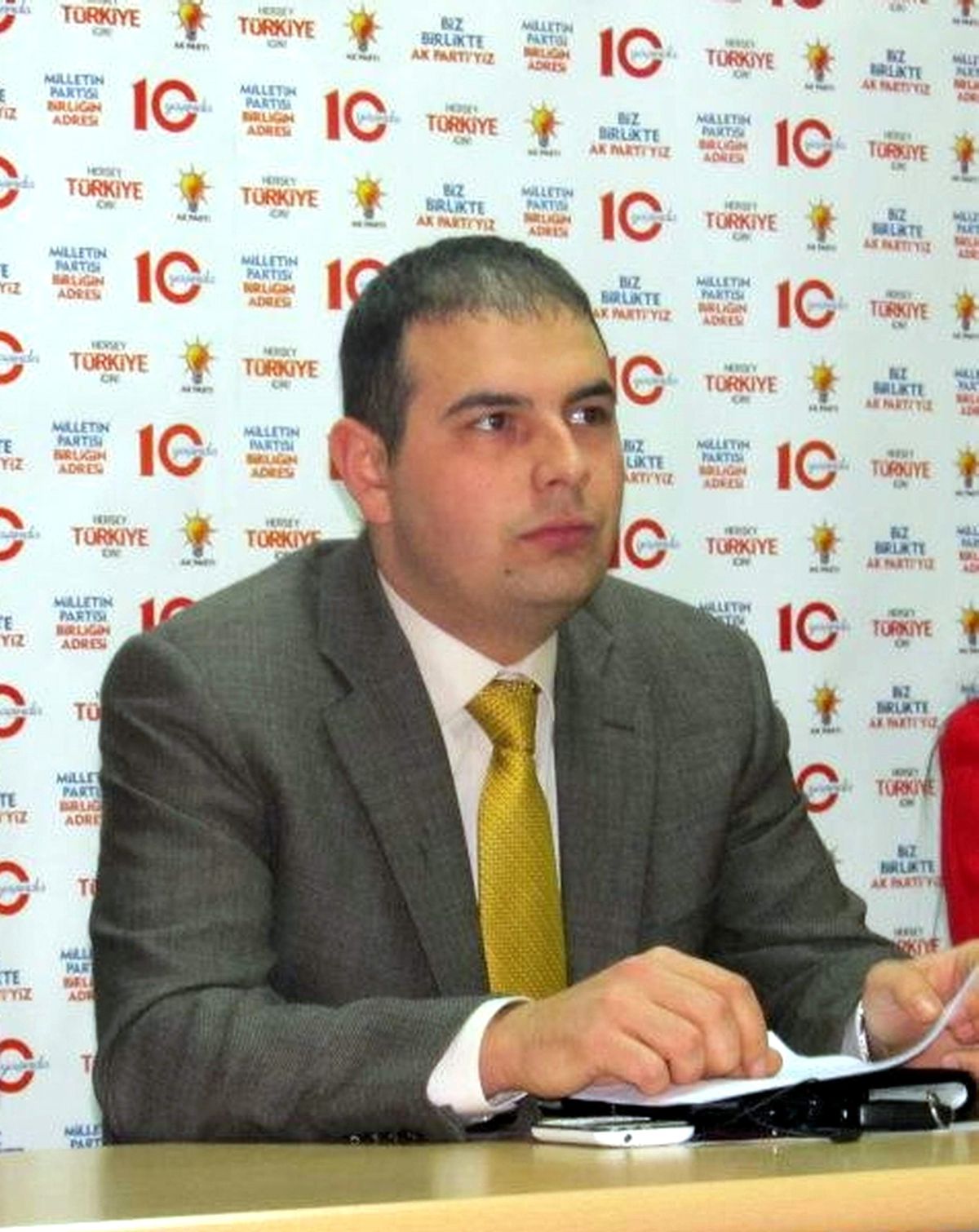 "Gençlere Engel Olmak Bir Zihniyet Bulanıklığıdır"