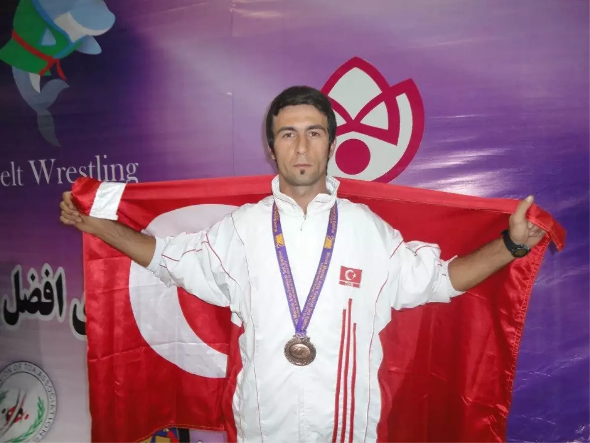 Yalovalı Ömer Allar Muay Taide Dünya Üçüncüsü Oldu