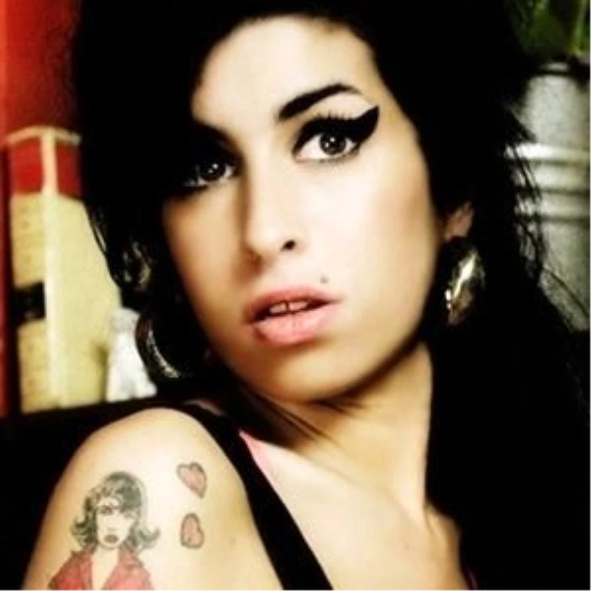 Amy Winehouse\'un Elbiseleri Çalındı