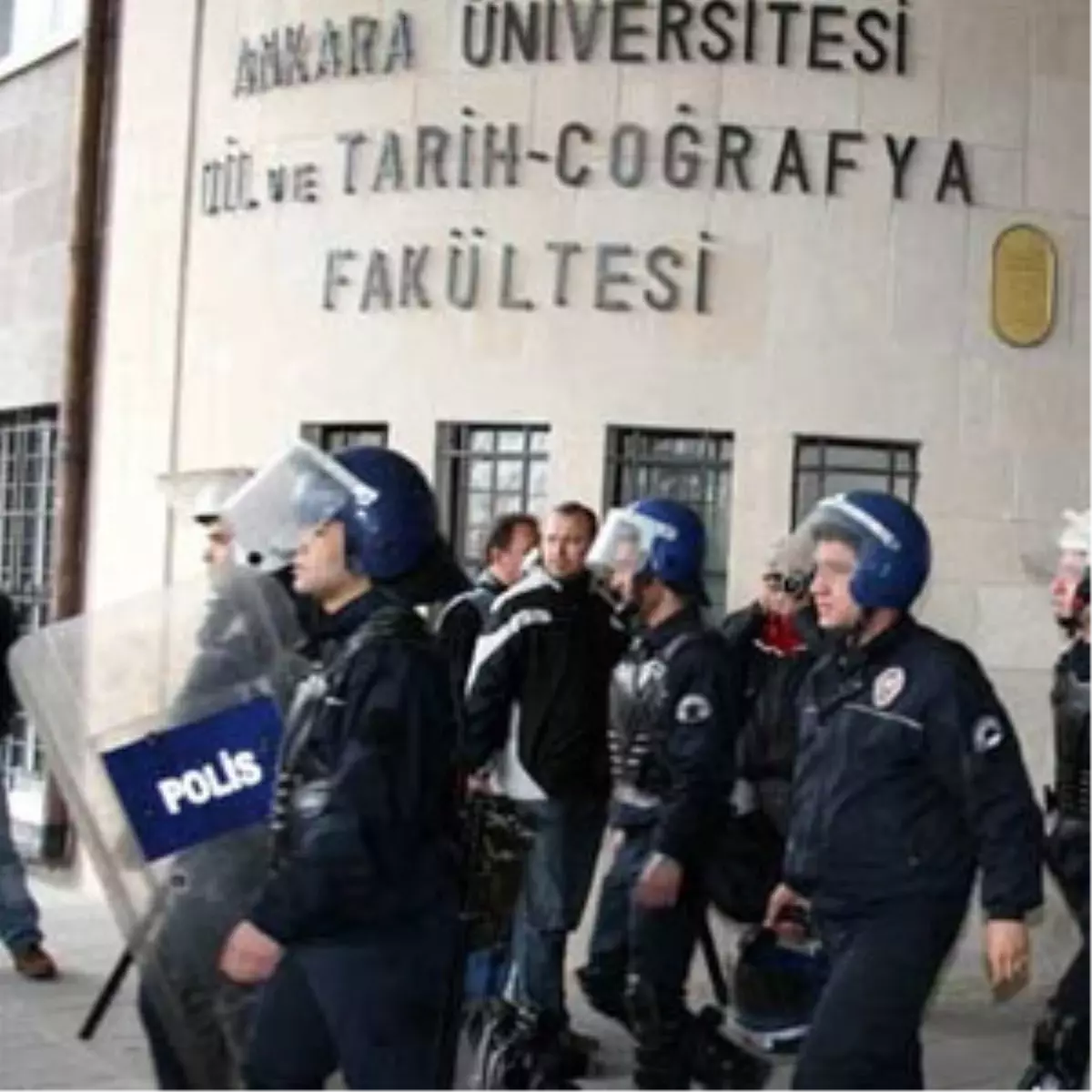 Ankara Üniversitesi Karıştı