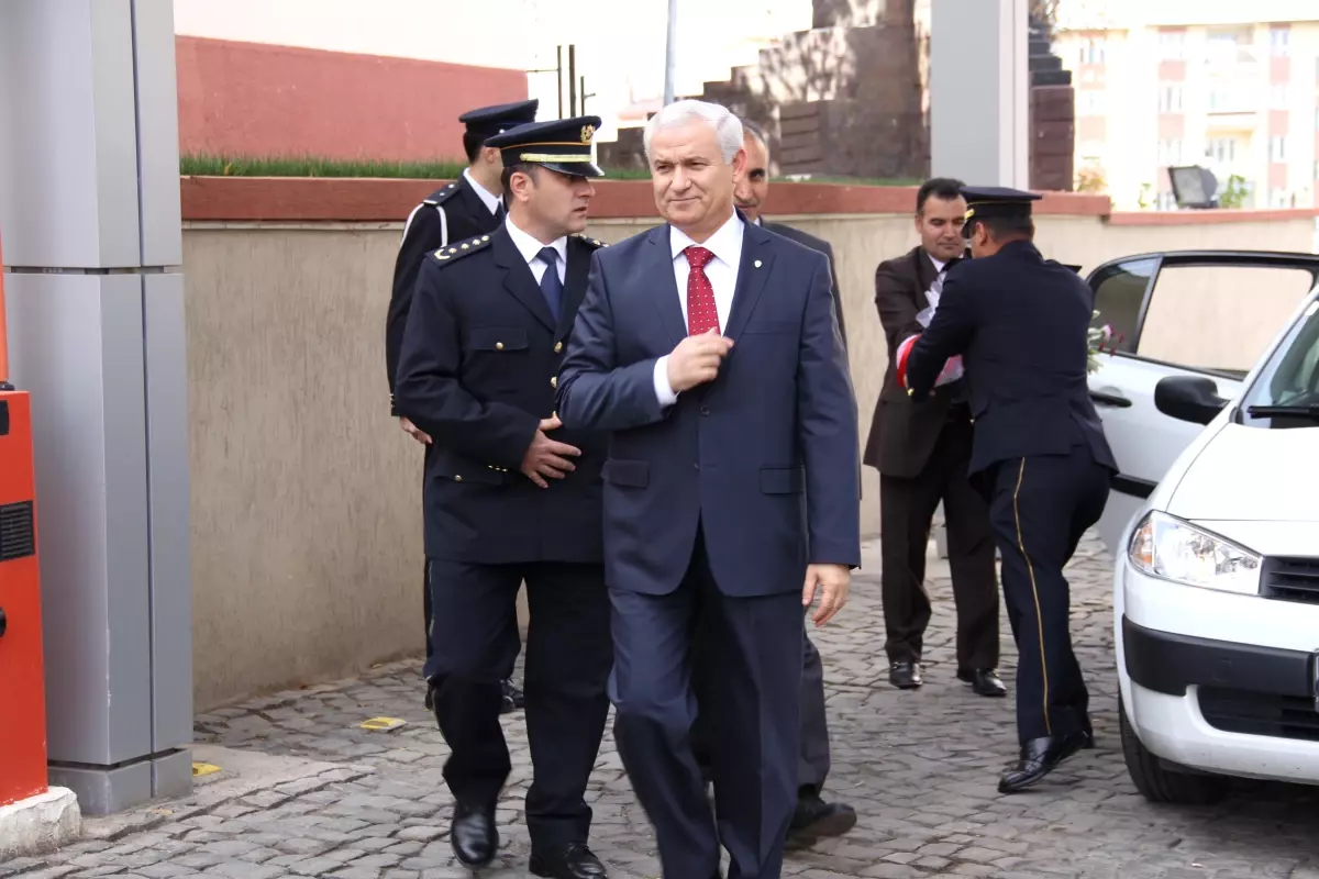 Erzurum PMYO Müdürü Olarak Atanan Şahin, Görev Başı Yaptı
