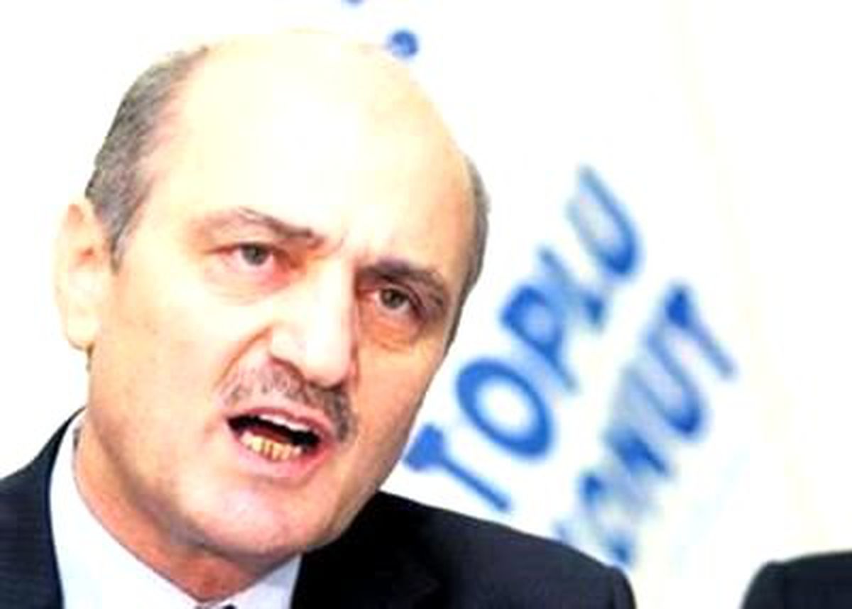 "İstifa Etmezsem Şerefsizim!"