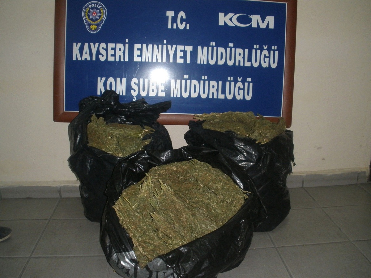 Kayseri ve Diyarbakır\'da Uyuşturucu Operasyonu