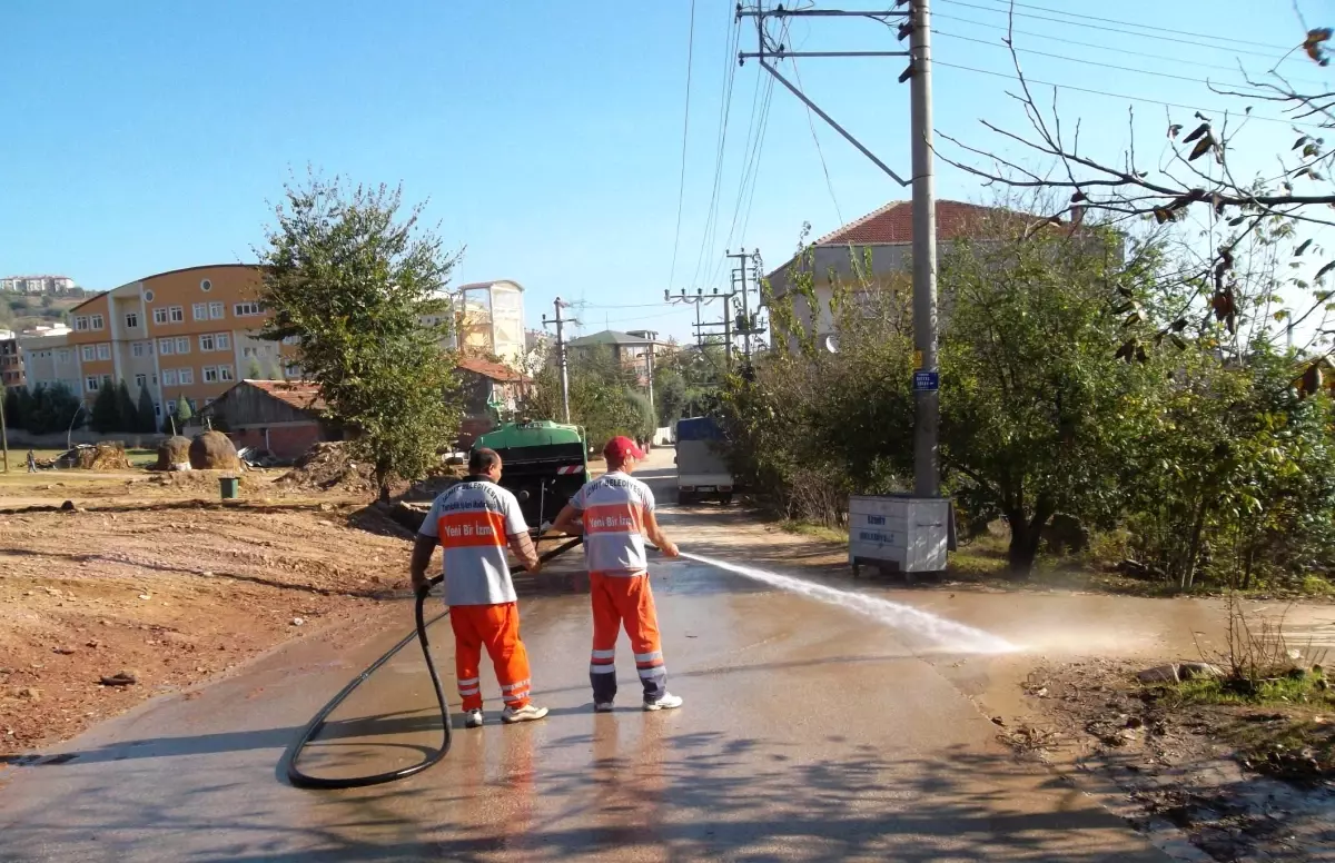 Kurban Alanından 12 Kamyon Çöp Çıktı