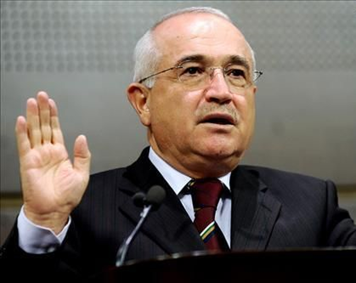 TBMM Başkanı Cemil Çiçek, 8.Cumhurbaşkanı Turgut Özal\'ın Ölümüyle İlgili İddialara İlişkin "Bu...