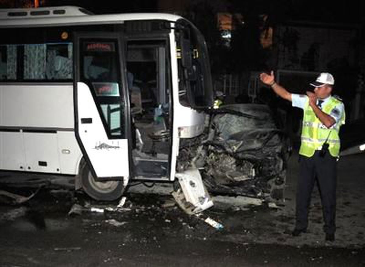 Adana\'da Trafik Kazası : 1 Ölü, 10 Yaralı