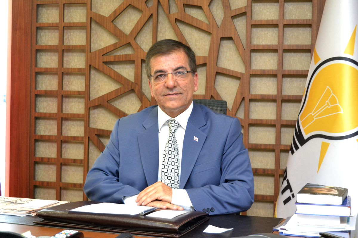 AK Parti\'de Siyaset Akademisi Başlıyor