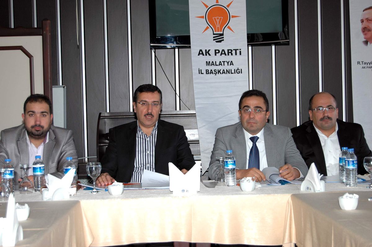AK Parti Malatya İlçe Başkanları İstişare Toplantısı Yapıldı