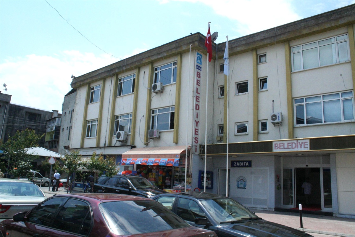 Akyazı Belediyesi Hizmet Binasında Teknik Çalışmalar Tamamlanıyor