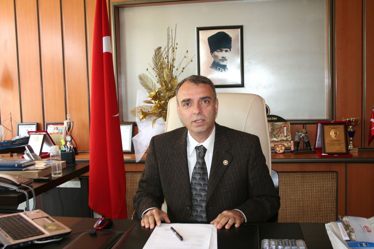 Alaplı Çayı\'nın Akışını Engelleyen Taşlar Temizleniyor
