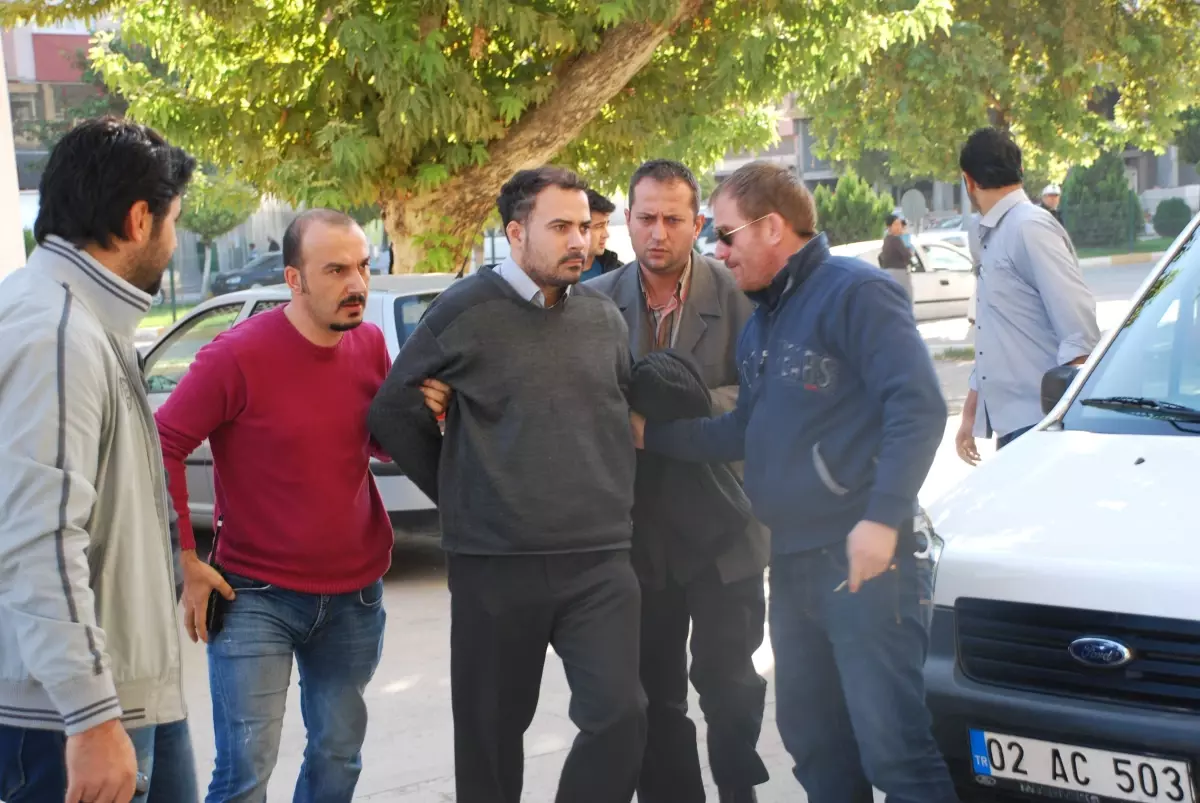 Annesini Öldüren Şizofreni Hastası, Adliyeye Sevk Edildi