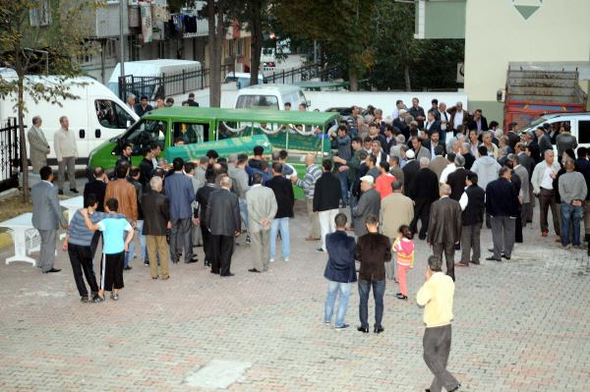 / Bağcılar\'da Baba Dehşeti: 6 Ölü, 4 Ağır Yaralı