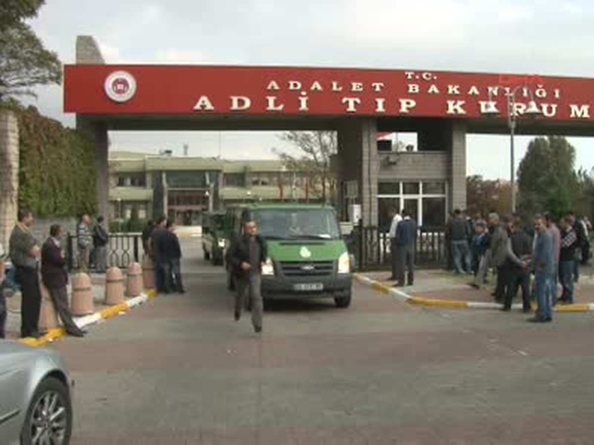 Bağcılar\'daki Dehşetin Kurbanı 5 Kişinin Cenazeleri Adli Tıp\'tan Alındı