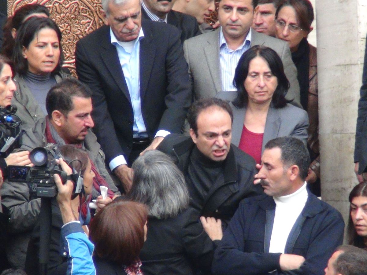 BDP\'liler Zorla Valiliğe Girmek İstedi