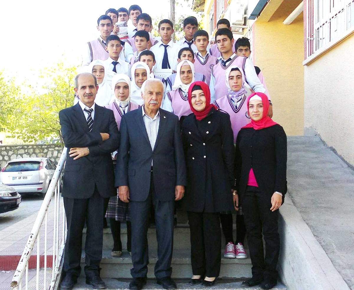 Besni\'de Kızılay Haftası Kutlamaları Sürüyor