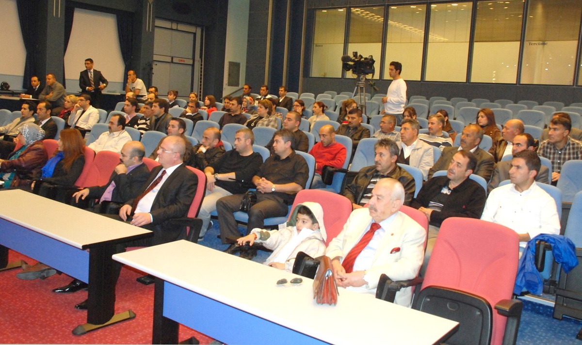 Büyükşehir Personeline Halkla İlişkiler Eğitimi