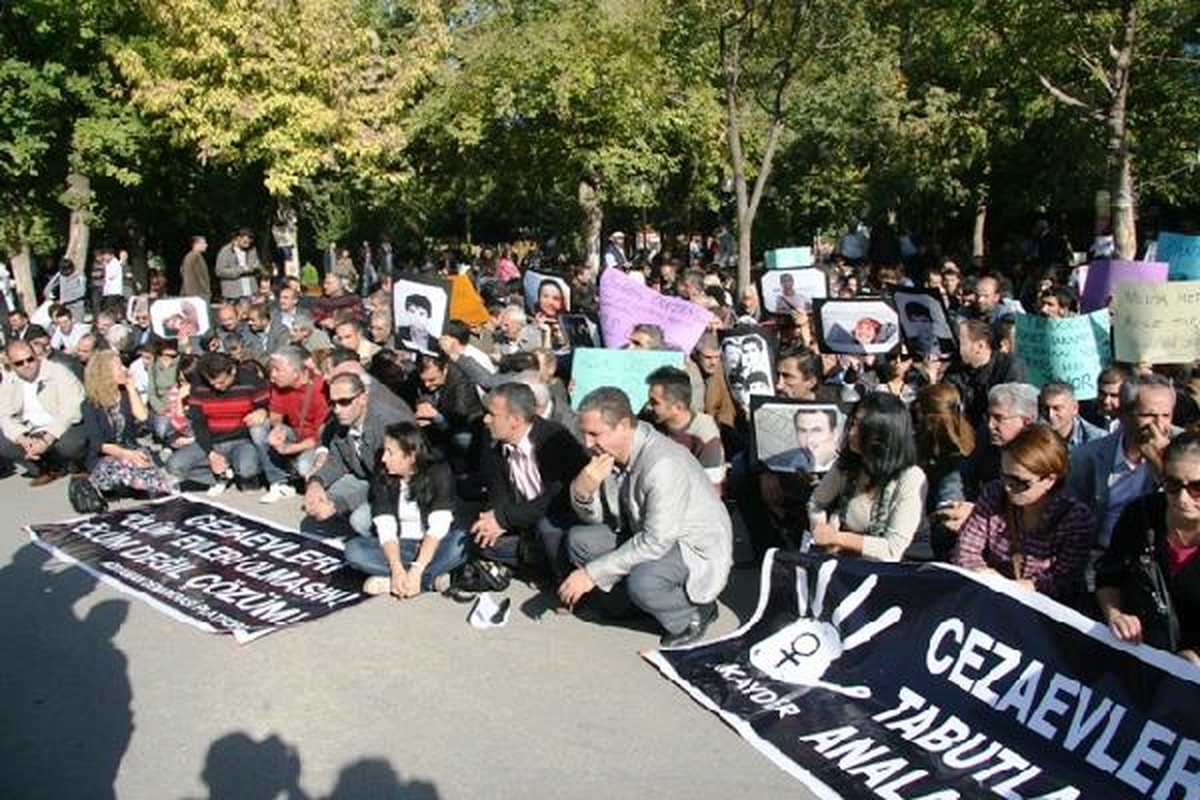 Demokrasi Parkı\'nda Açlık Grevine Destek Eylemi