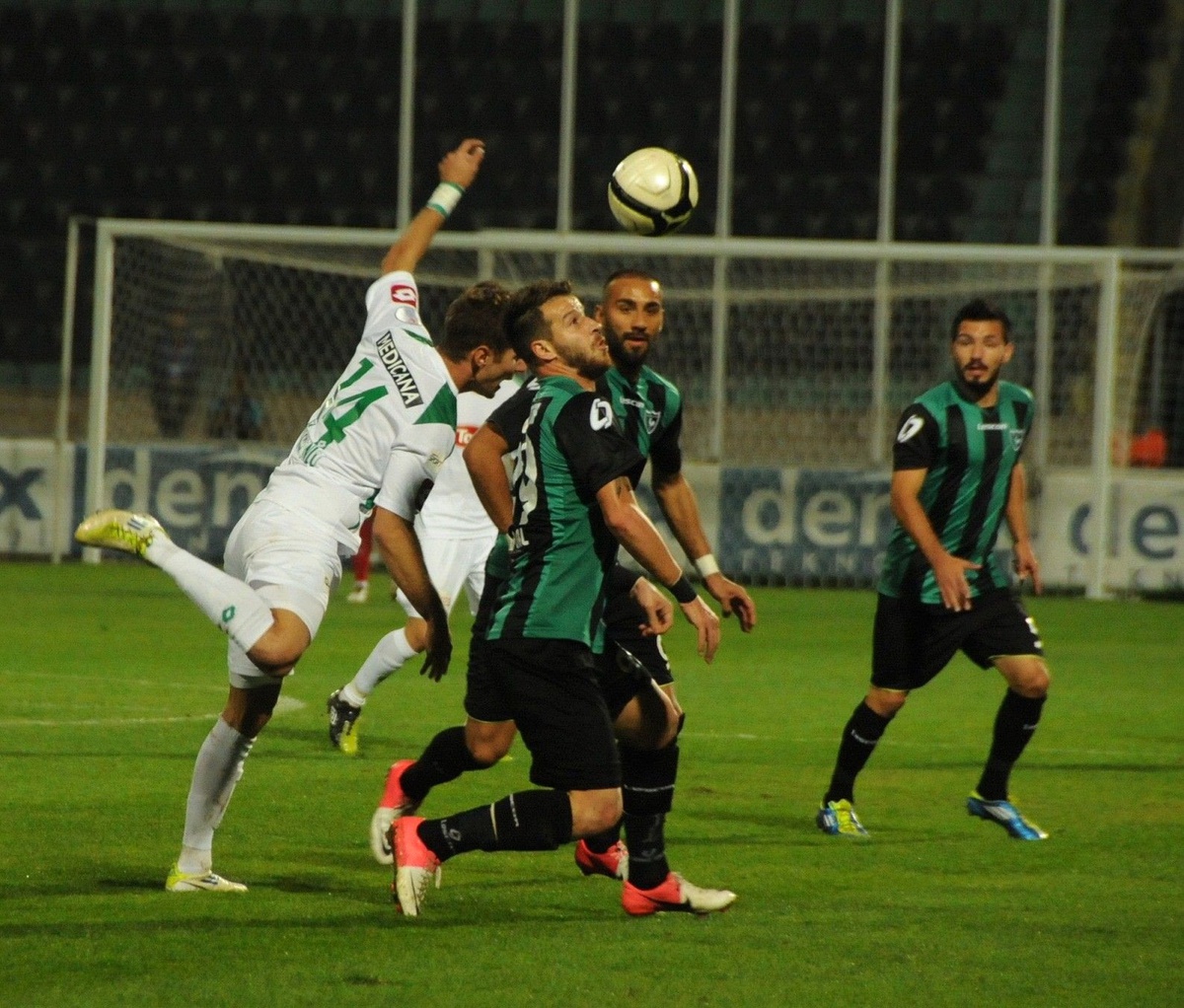 Denizlispor ile Torku Konyaspor Puanları Paylaştı