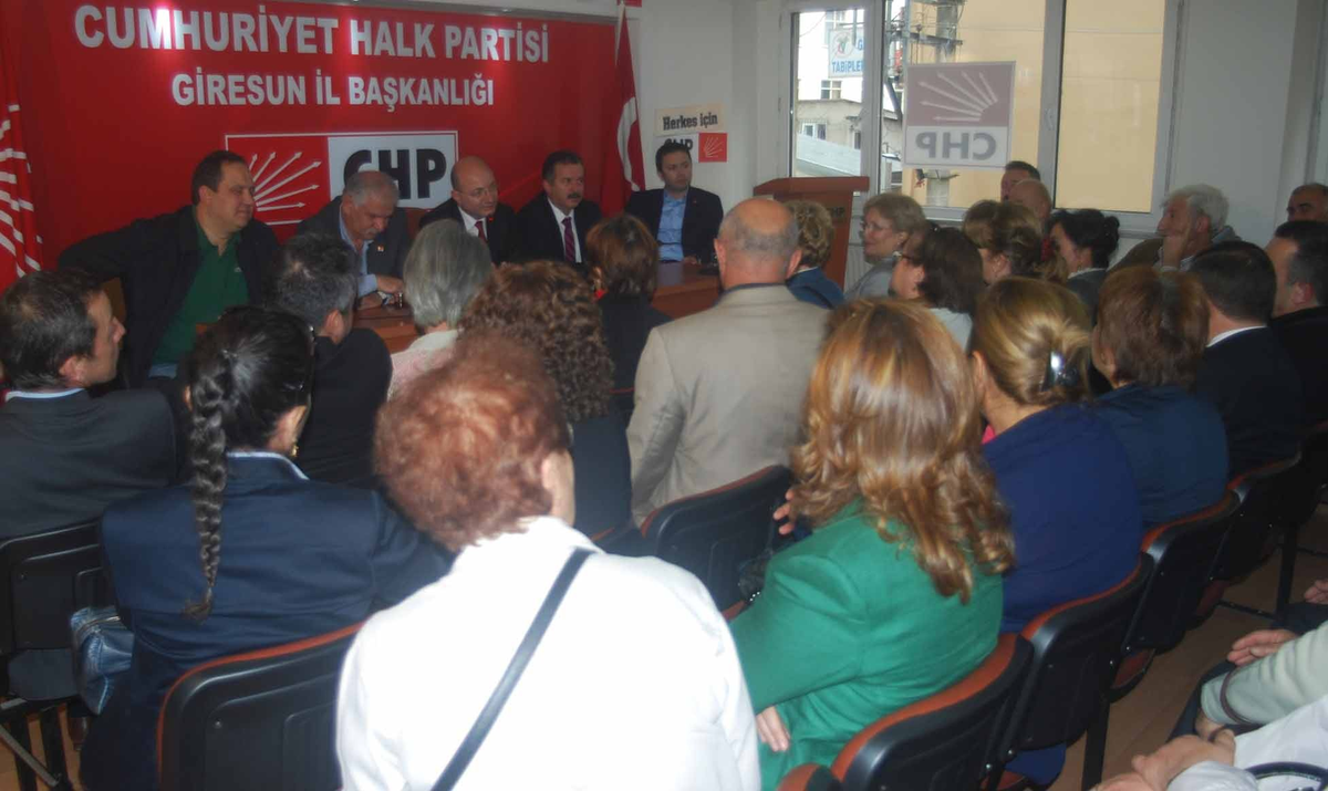Giresun\'da "Dünden Bugüne Cumhuriyet" İsimli Konferans Düzenlendi