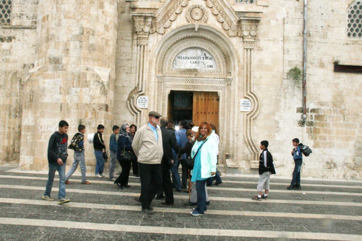 Hasuni\'nin İlk Turist Kafilesi Ermeniler