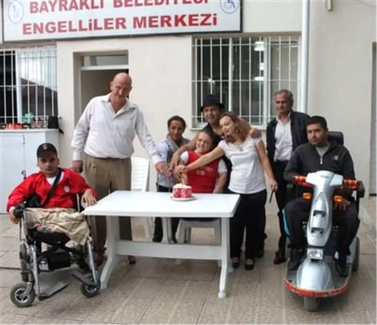 İzmir'de Anlamlı Yardım