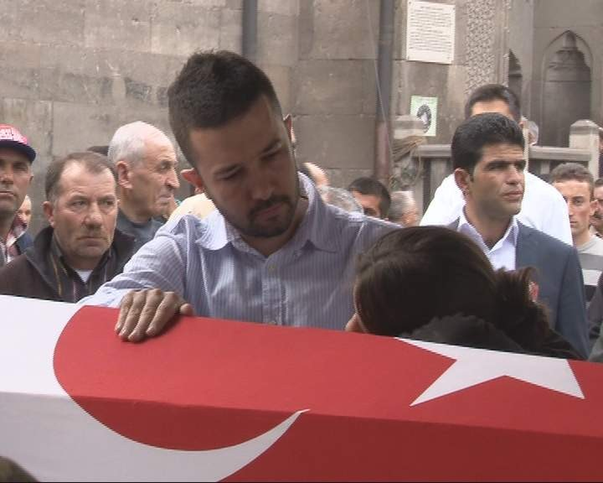 Kanserden Ölen Asker Son Yolculuğuna Uğurlandı