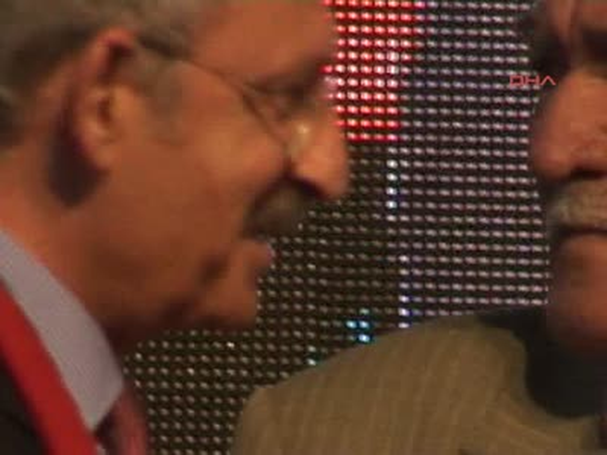 Kılıçdaroğlu, Tapu Dağıtım Törenine Katıldı