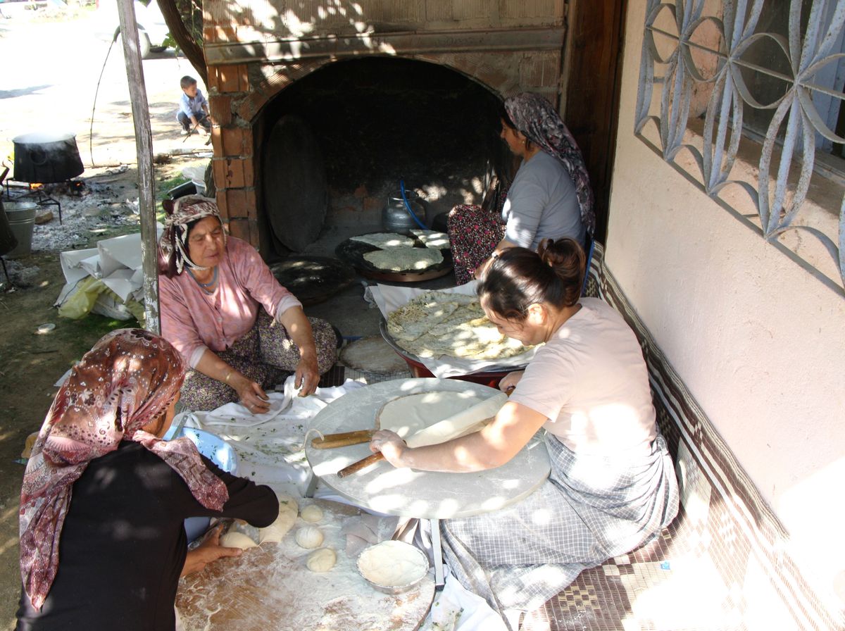 Köylü Kadınlardan "Gözleme" Dayanışması