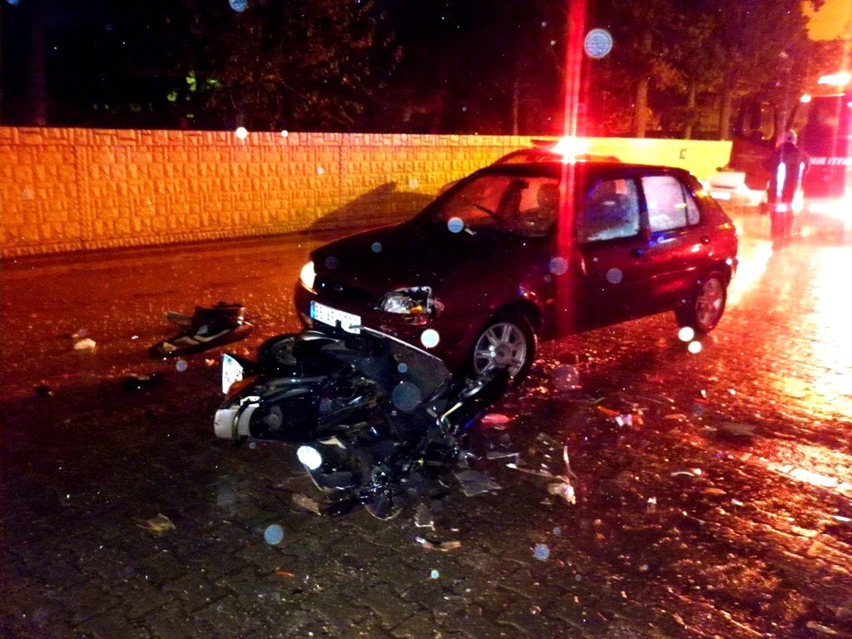 Motosiklet ile Otomobil Çarpıştı: 1 Yaralı