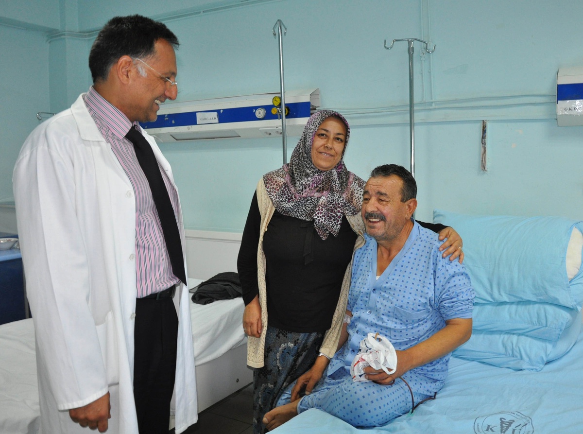 Dokuz Kaburgası Kırılan Hastaya Kelepçeli Tedavi