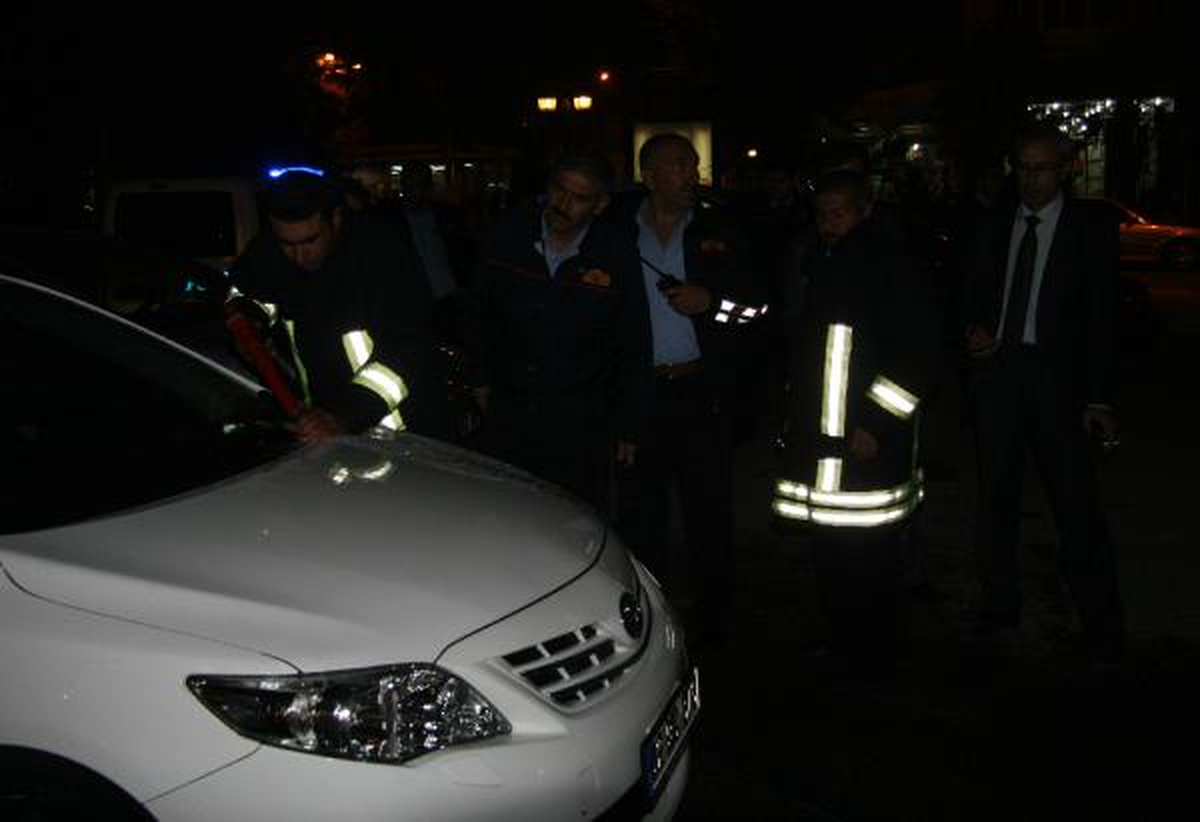 Park Halindeki Otomobil Alev Aldı