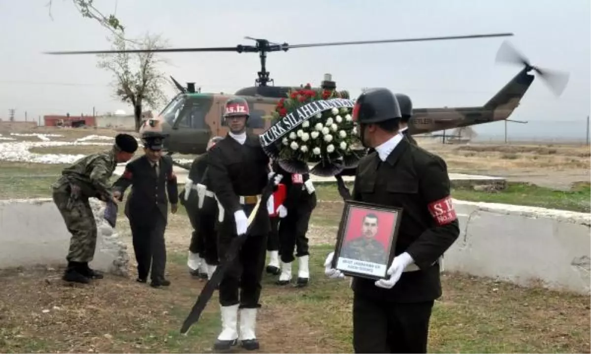 Şırnaklı Şehit, Kürtçe Ağıtlarla Toprağa Verildi