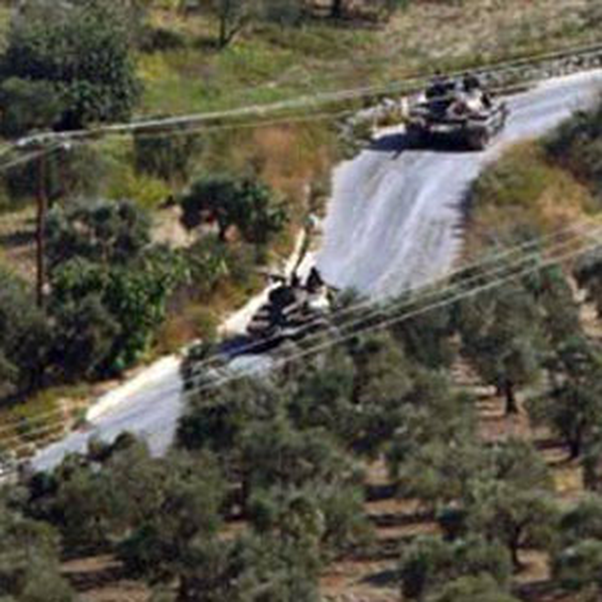 Suriye\'nin 3 Tankı Golan\'a Girdi
