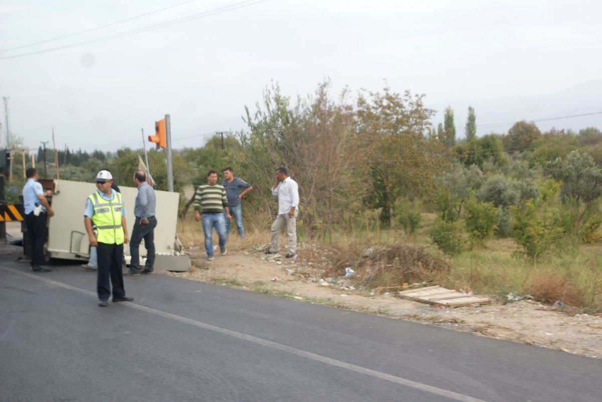 Tır\'dan Düşen Trafo Korkuttu