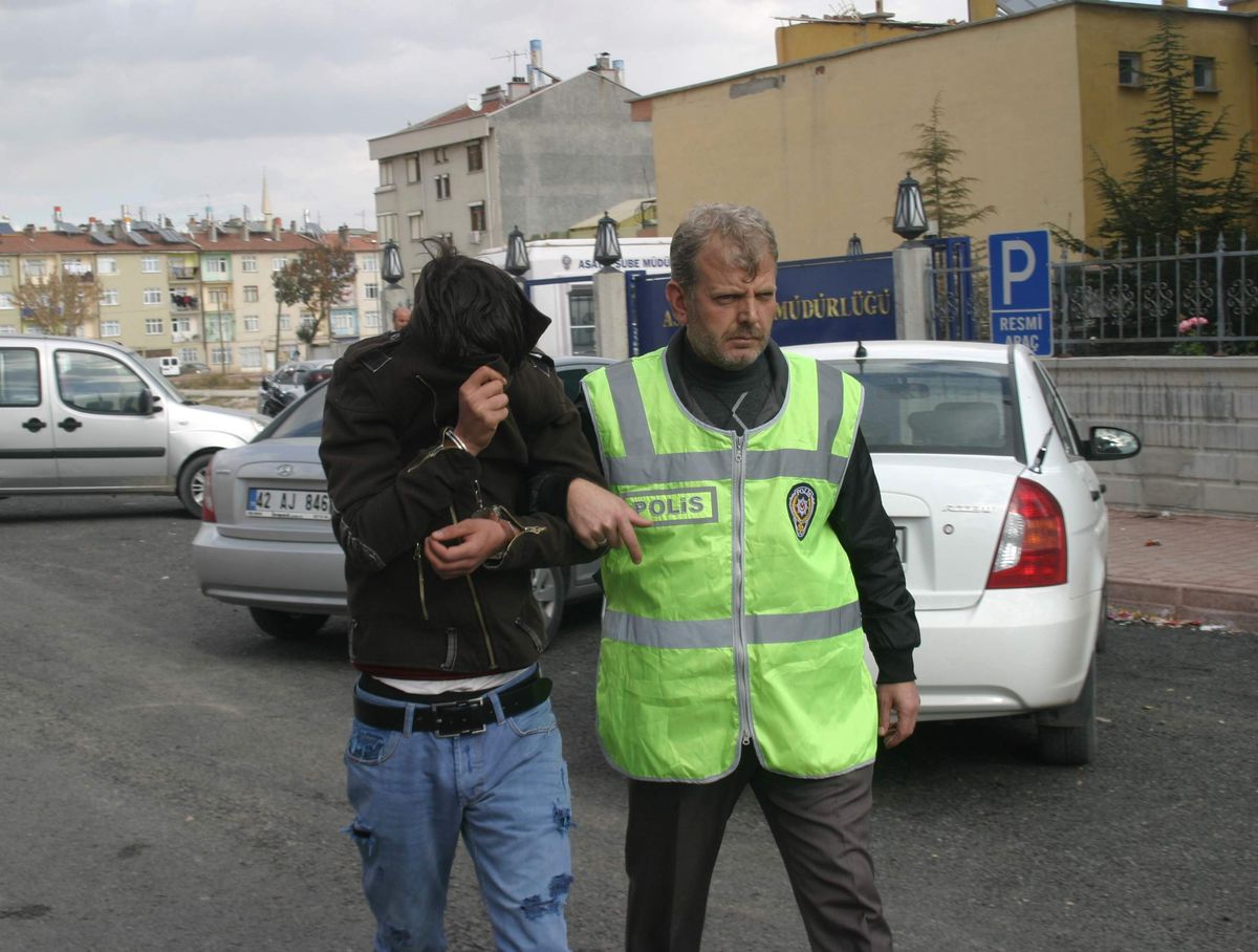 Tüp Hırsızı Arabayla Kadını Eziyordu