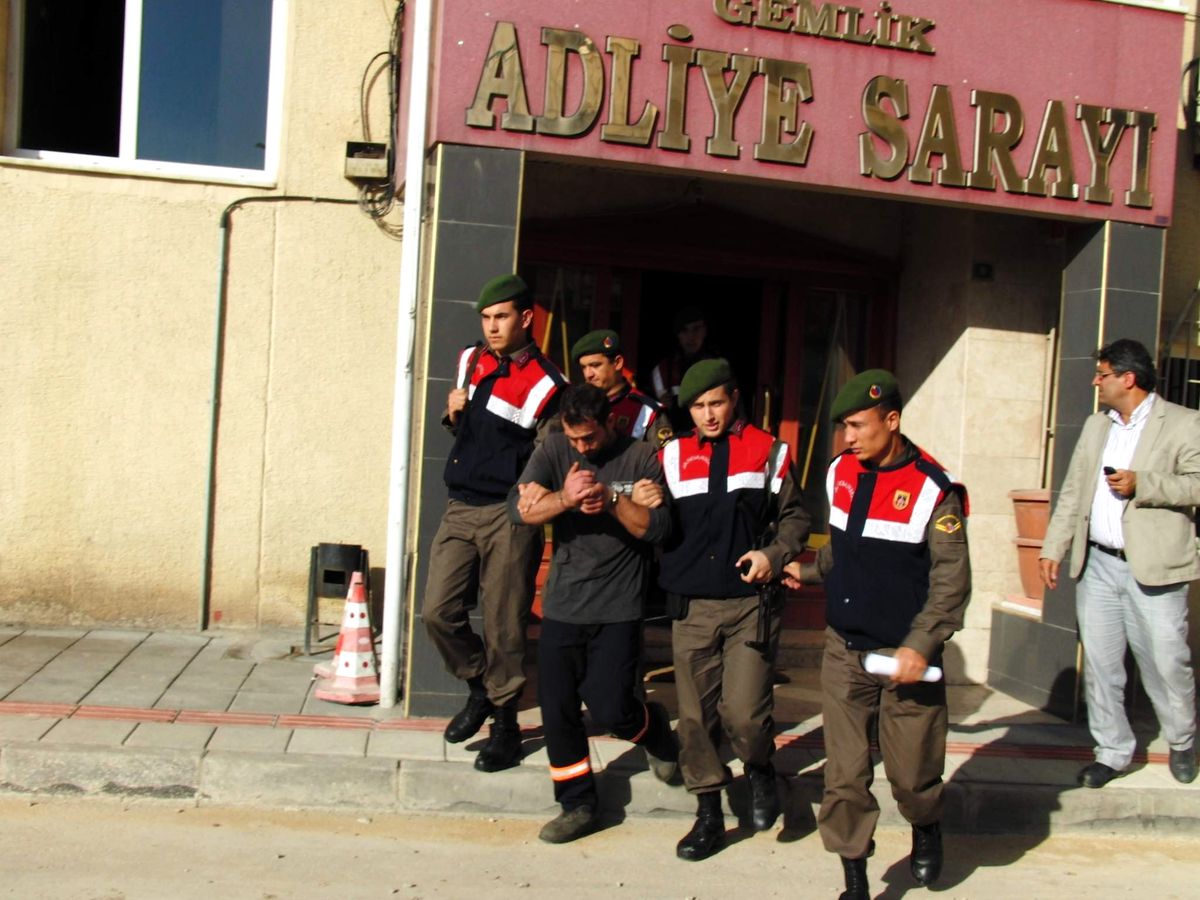 Katili Kan ve Kıl Örneği Ele Verdi
