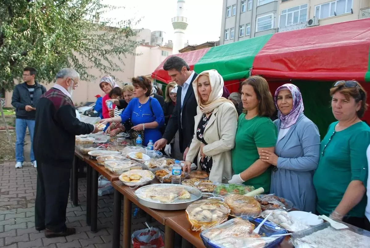 Ak Partili Kadınlar Burs İçin Kermes Açtı