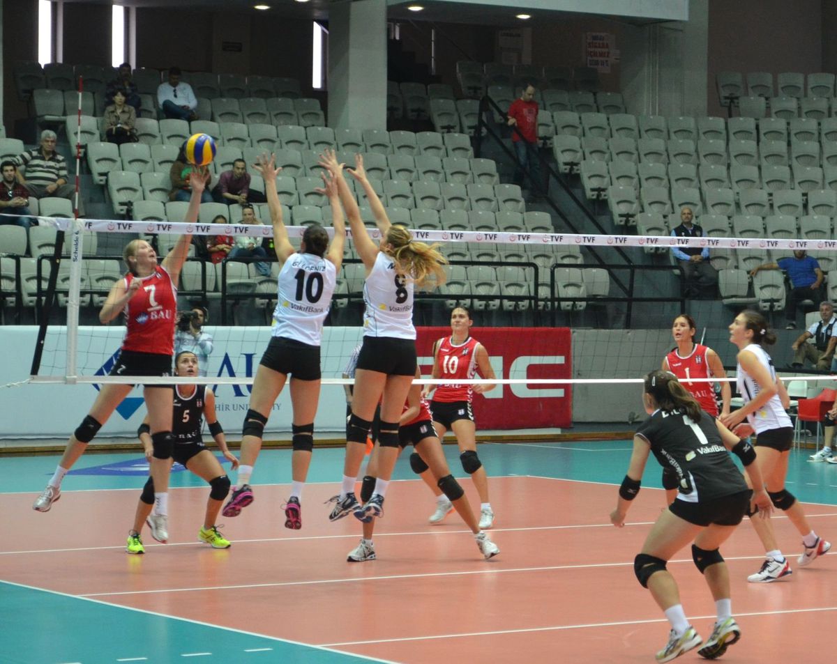 Beşiktaş Bahçeşehir Üniversitesi, Vakıfbank\'a 3-1 Mağlup Oldu