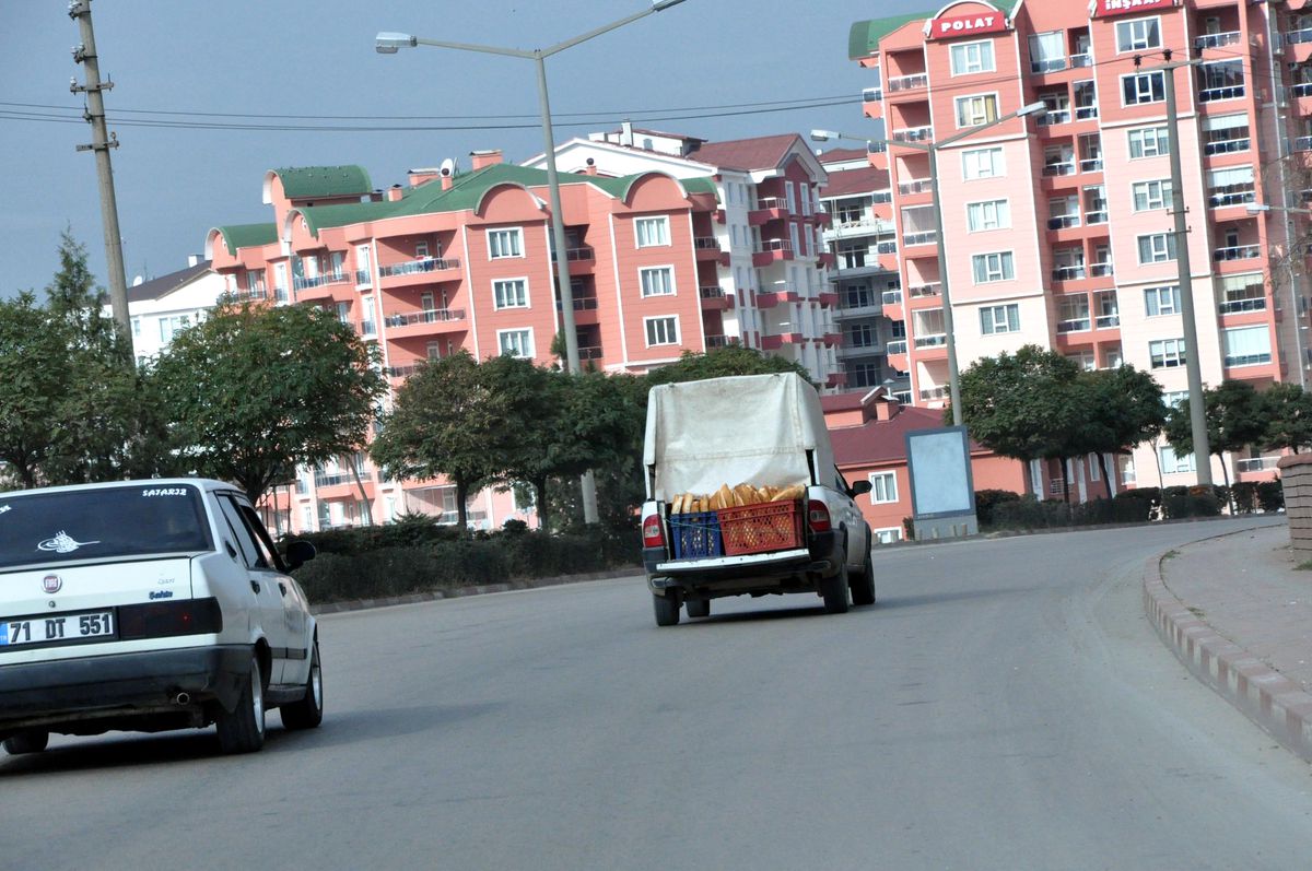 Ekmeğimiz Toz Toprak İçinde Taşınıyor