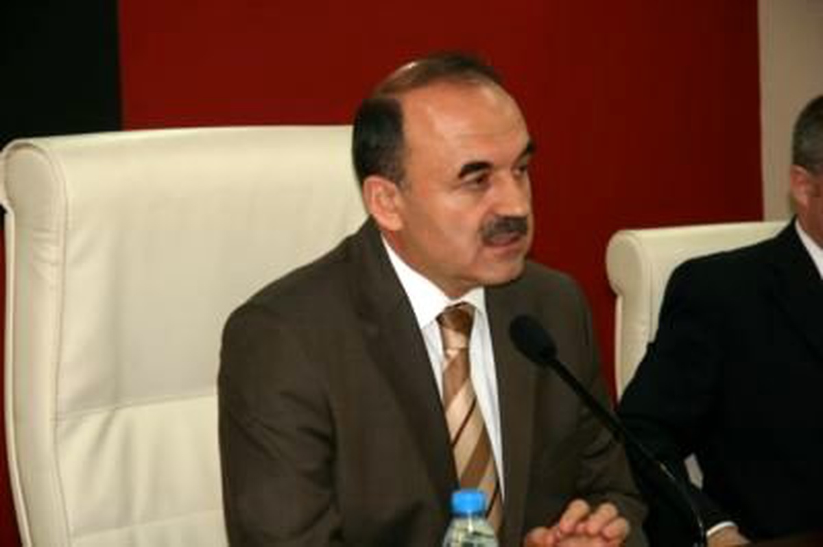 Elazığ Valisi Muammer Erol, Elazığ-Diyarbakır Karayolundaki Kazada Şehit Olduğu Açıklanan 4 Polis...