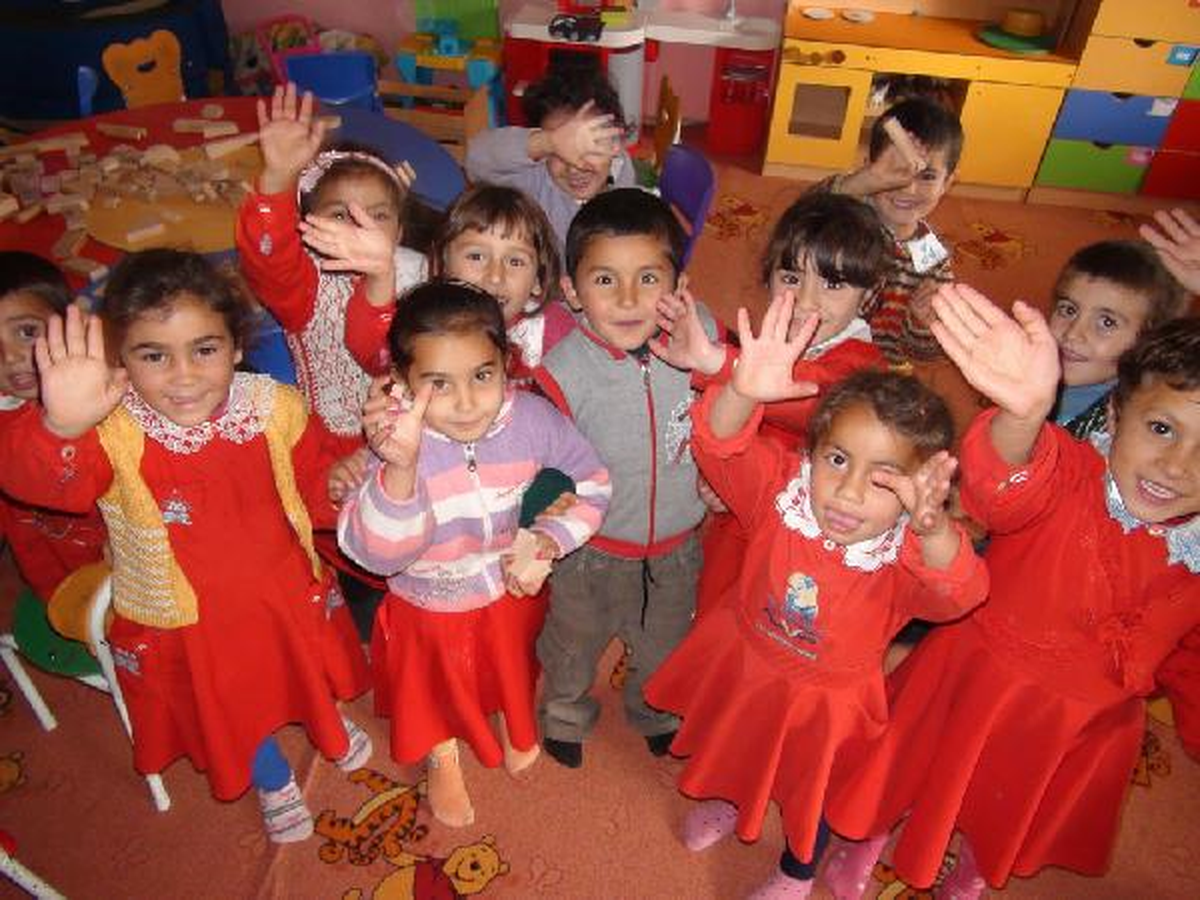Karslı Öğrencilere Kışlık Yardım