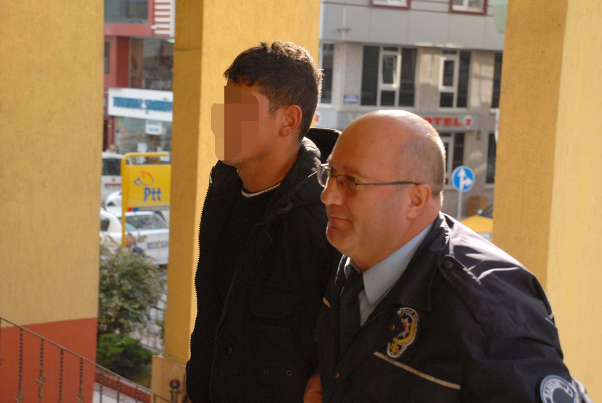 Kendisiyle Alay Edeni Bıçakladı